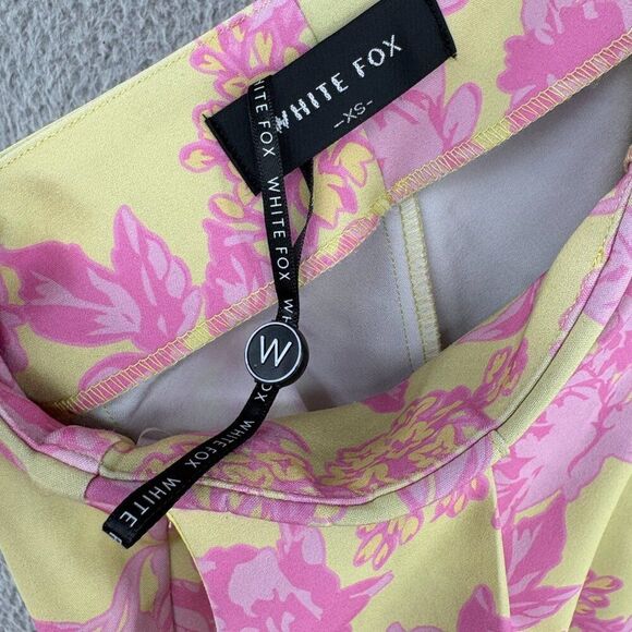 White Fox Yellow Pink Floral High Waist Pleated Shorts XS NWOT - Picture 6 of 9